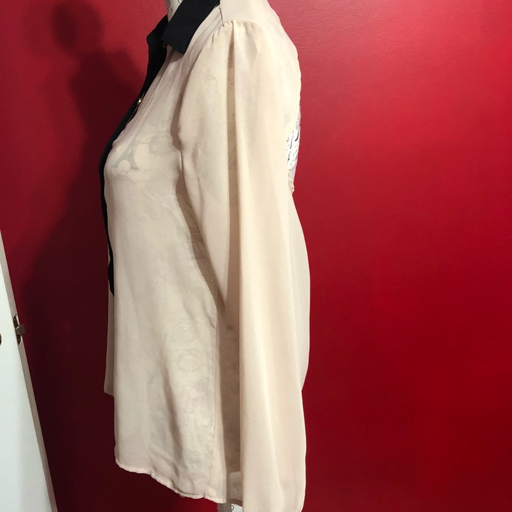 Button down blouse - Picture 2 of 3